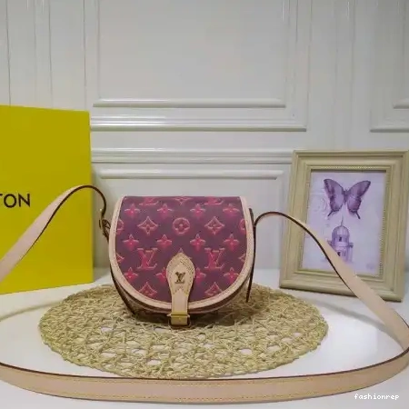 Fashionrepsfam ru LV 20B570008 Bags 0825